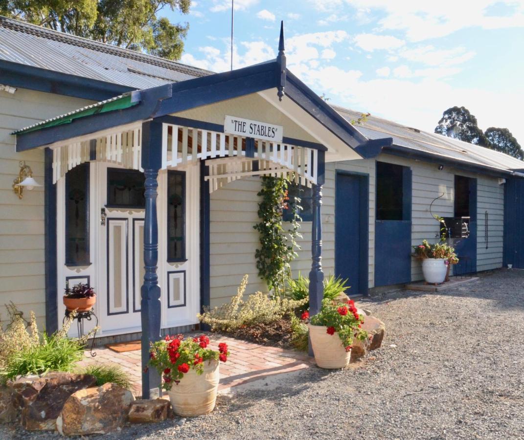 The Stables * Wandin North